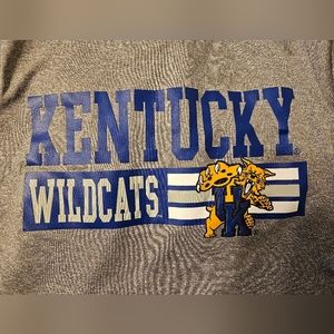 NWT Kentucky Wildcats T-shirt. Size:M boys 8/10